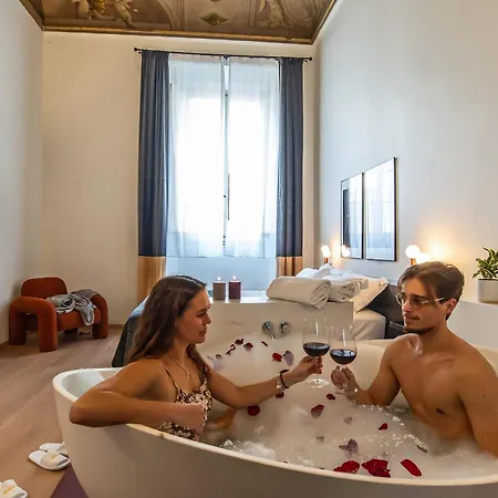 Mdr Crystal Apartman Firenze