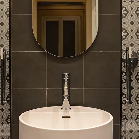 Mdr Crystal Apartman Firenze